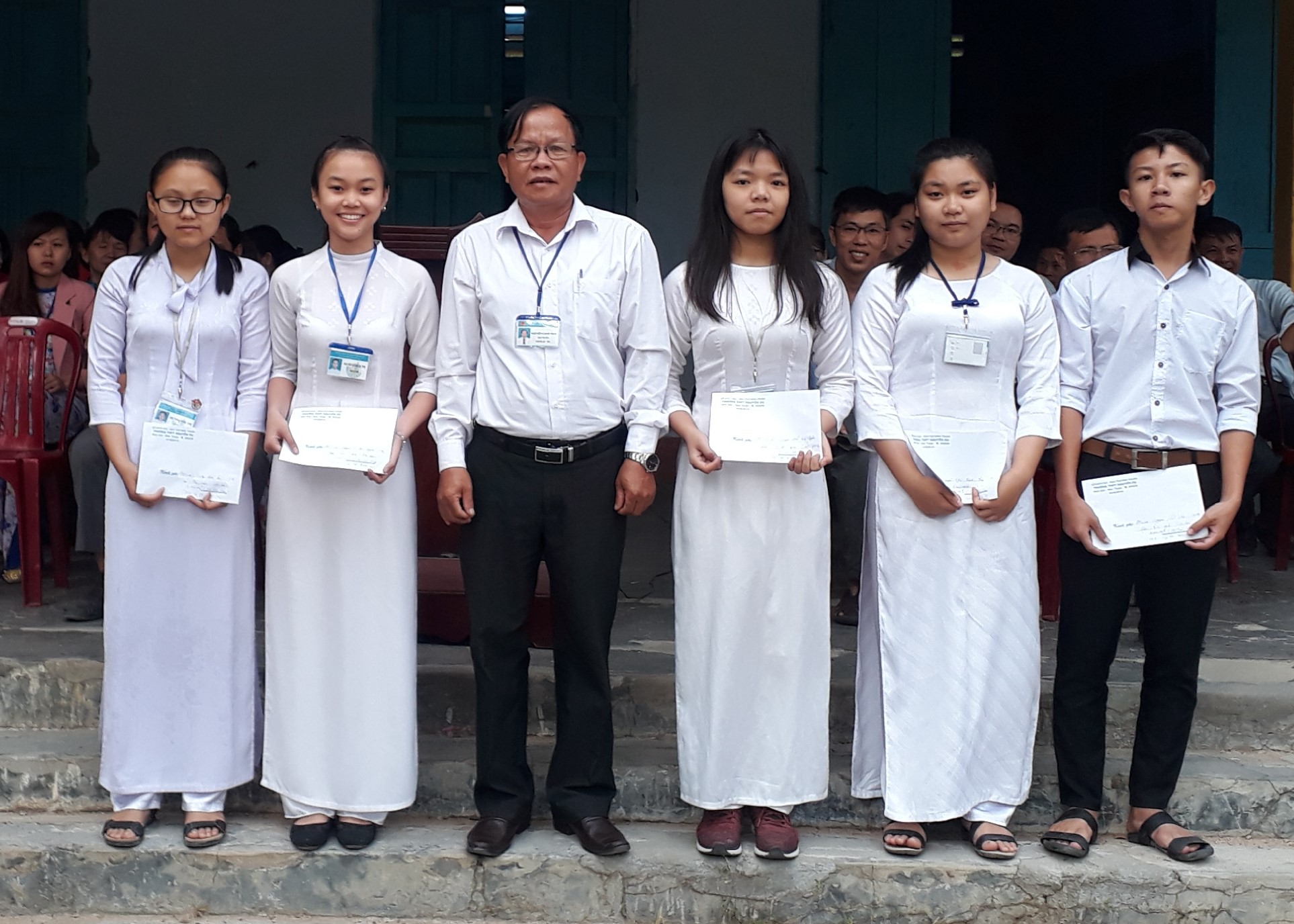 Trường THPT Nguyễn Du có 5 học sinh đạt giải học sinh giỏi cấp tỉnh năm học 2017-2018